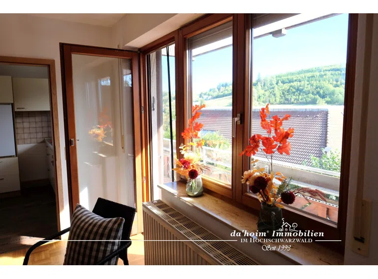 Wohnglück-mit-Aussicht-sonnige-2-Zi-ETW-Lenzkirch-006dahoim_immo_wtm.JPG