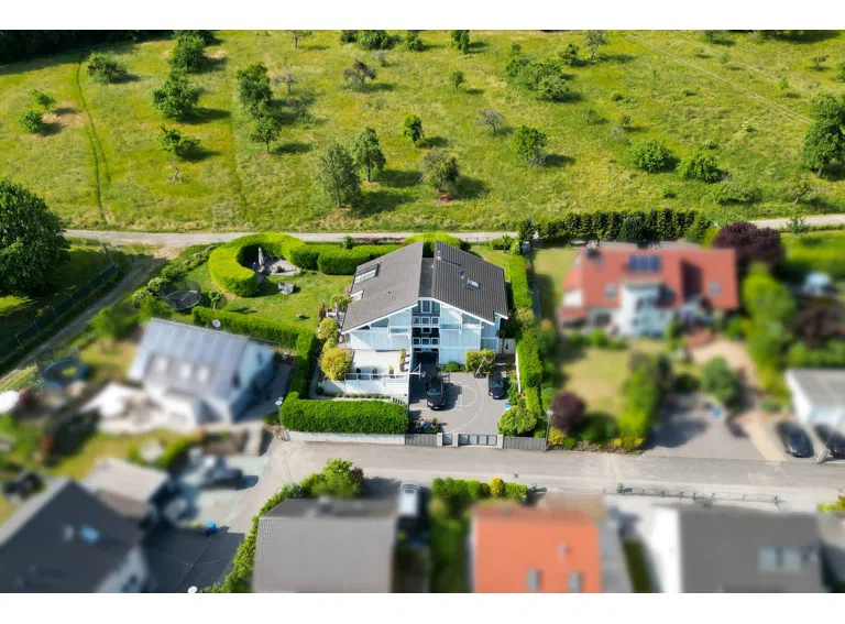 Blick auf das Anwesen