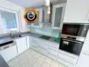 Küche mit Einbauküche