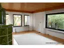 EG - großes, helles Wohnzimmer mit Kachelofen