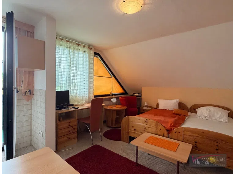OG - Zimmer und Balkon III