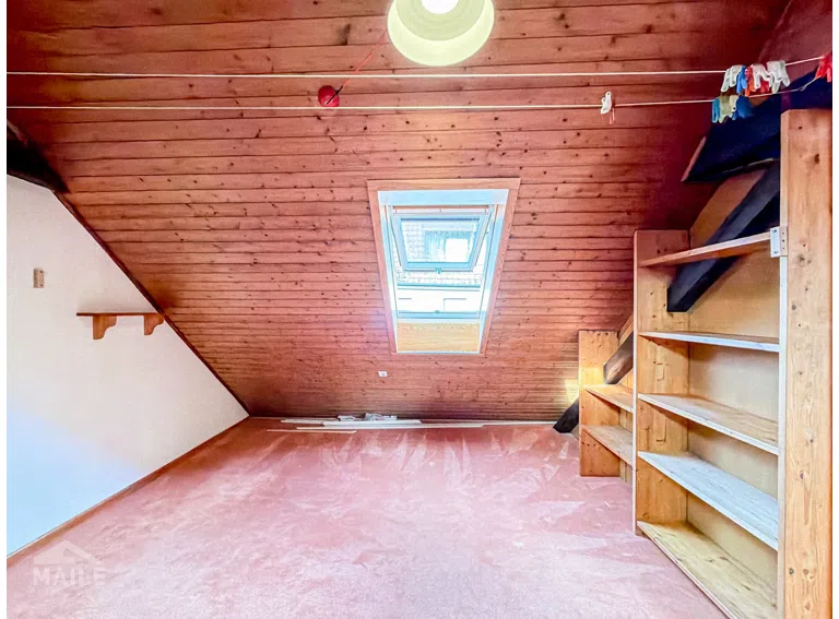 Durchgangszimmer OG