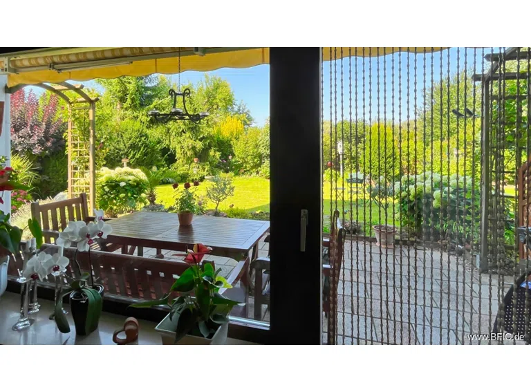 EG, Wohnzimmer Gartenblick