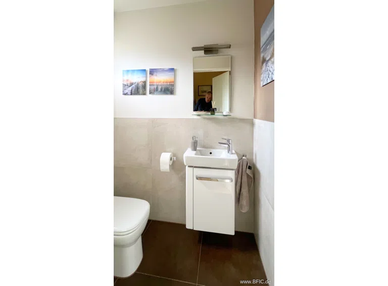 EG, Gäste-WC