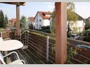 Balkon nach links blickend