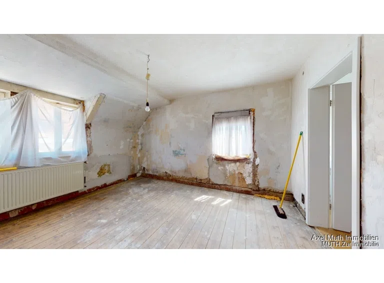 noch zu renovierender Raum