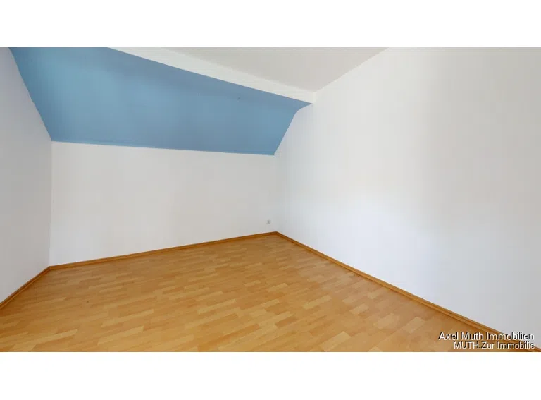 bereits renoviertes Zimmer