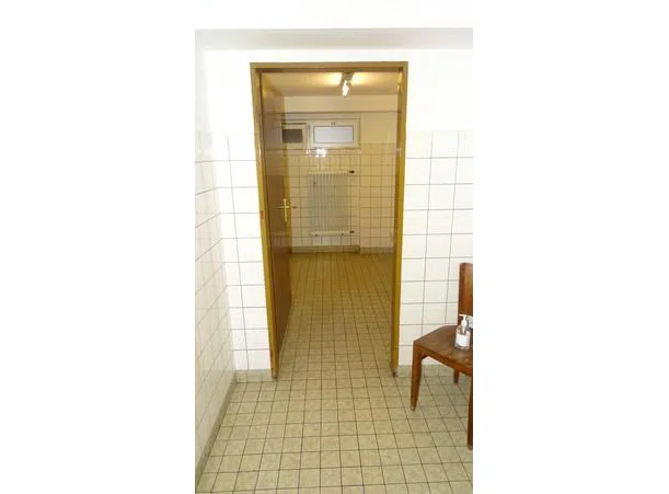 Eingang Toilettenanlage