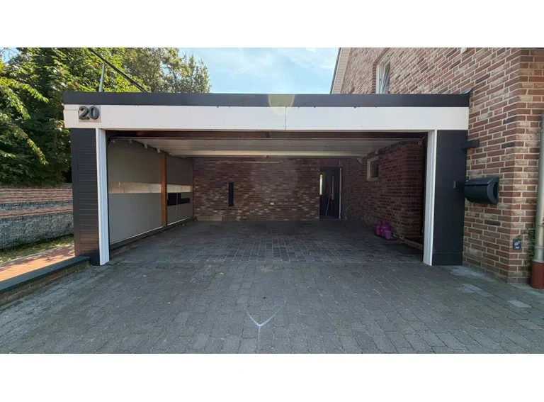 Carport/Garage