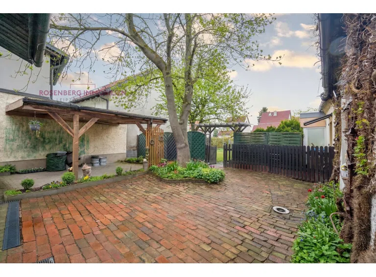 4a3cad51-staging-mehrfamilienhaus-in-muegeln-crellenhain