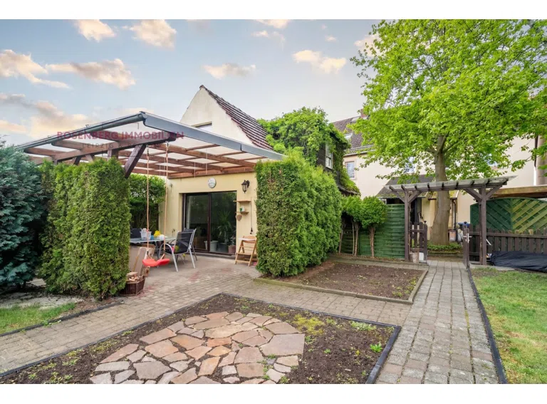 39dcc0e4-staging-mehrfamilienhaus-in-muegeln-crellenhain