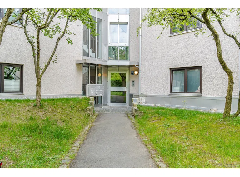 Eingang/Briefkästen