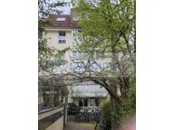 Bild von 2,5 Zimmer Dachgeschosswohnung in ruhiger Innenhoflage Titelbild für Die bezugsfreie und helle 2,5 Zimmer-Wohnung im Dachgeschoß liegt sehr