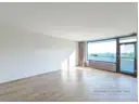 großzügiges Wohnzimmer