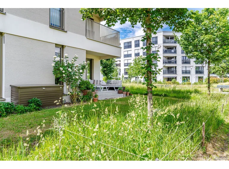 Terrasse mit Blick ins Grüne – ein Lieblingsplatz für Familien
