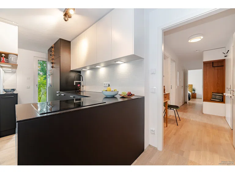 Moderne Küche trifft wohnliche Eleganz