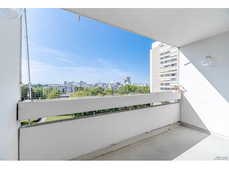 Überdachter Balkon