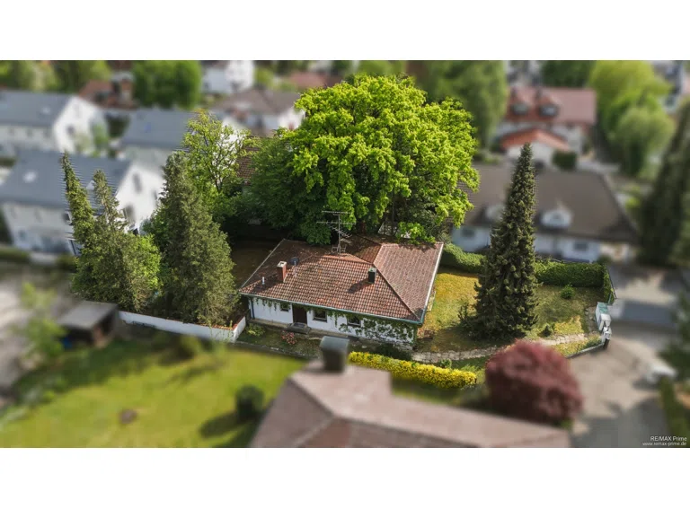 Eingebettet in eine ruhige und hochwertige Nachbarschaft
