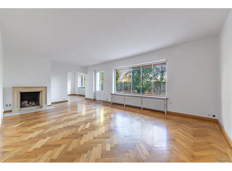 Wohnzimmer mit Kamin