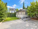 Garten mit der Terrasse