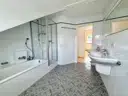 Badezimmer(DG)