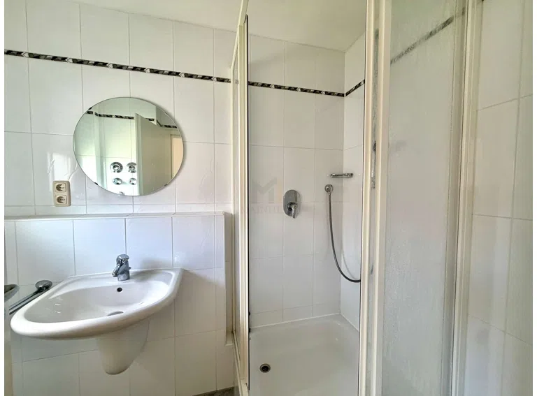 Badezimmer (1. Stock)