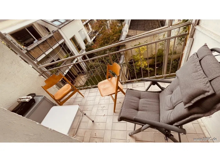 room 2 with balcony
