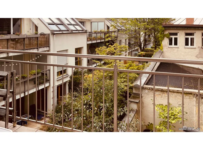 room 2 with balcony