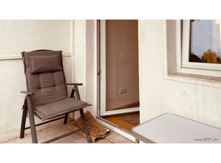 room 2 with balcony