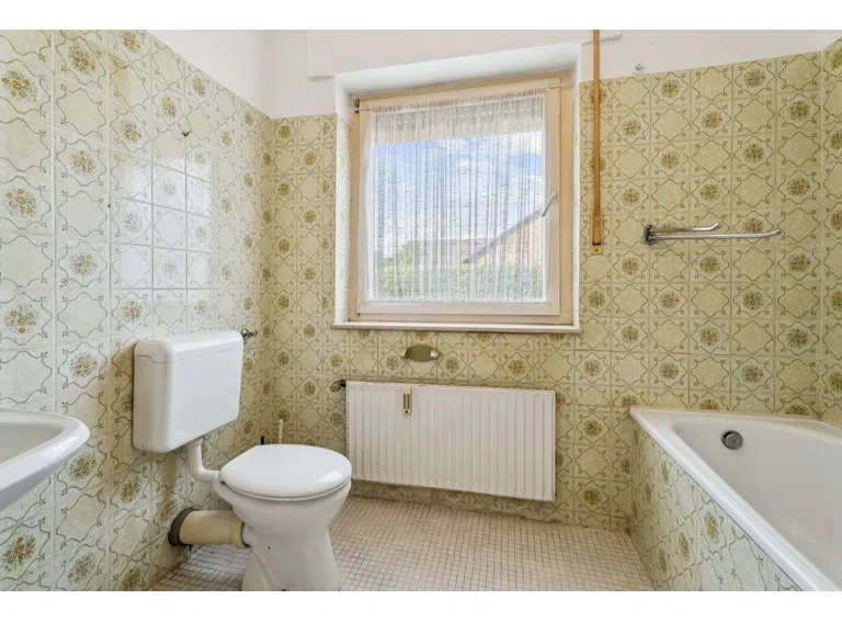 1. Badezimmer EG