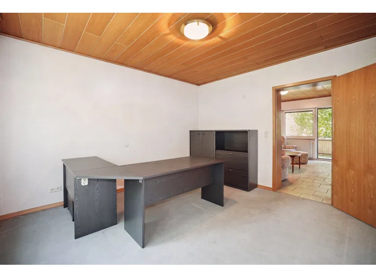 Büro EG