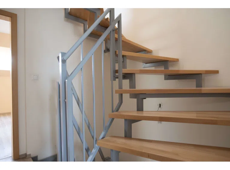 Treppe zum DG