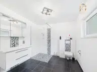 Bild von Platz für alle ! - EFH oder Häuser, in Neuhaus (Oste), 222.00 m², 9.00 Zi., Bj. 1920