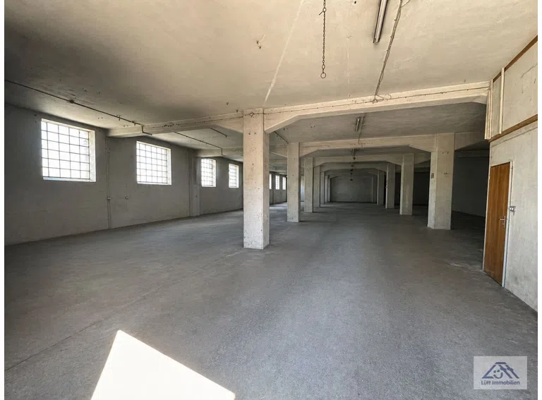 400 m² innen.jpg