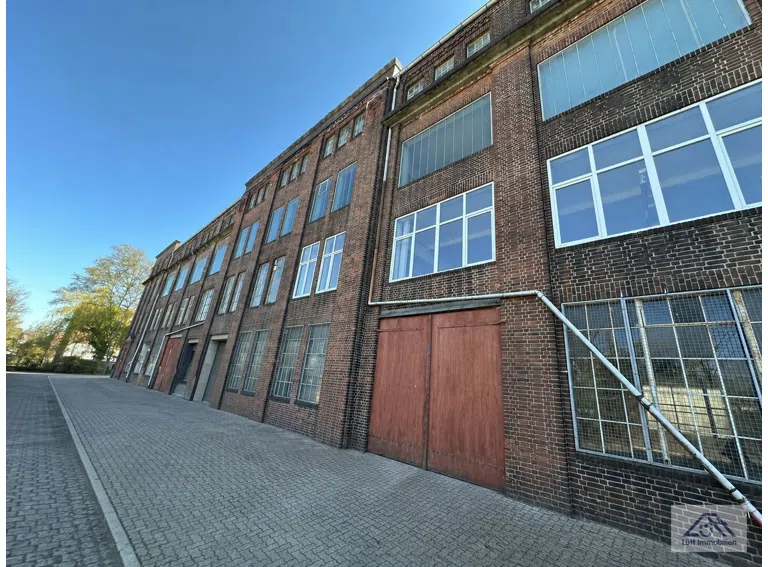 800 m² außen.jpg