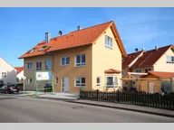 Titelbild für Für junge Familien ist diese moderne Doppelhaushälfte ideal geschnitten. Lichtdurchflutet