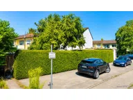 Bild von Reihenmittelhaus mit Garten, Garage und Stellplätzen in Häuser, in Neuried - Kreis München, 107.00 m², 4.00 Zi., Bj. 1969