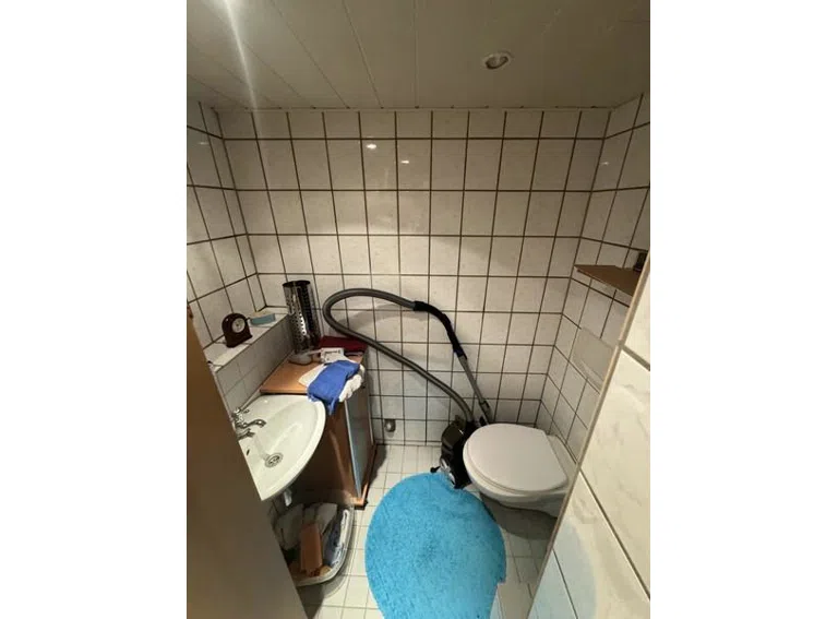16 Gäste WC