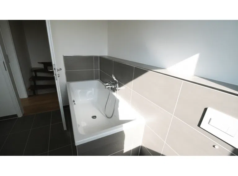 Badezimmer - Badewanne