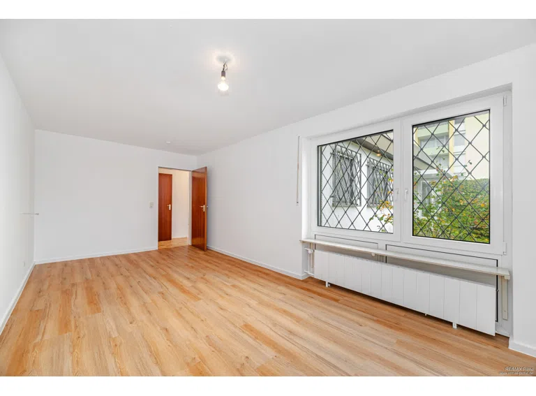 Zimmer 1 - kann auf 2 Zimmer umgebaut werden