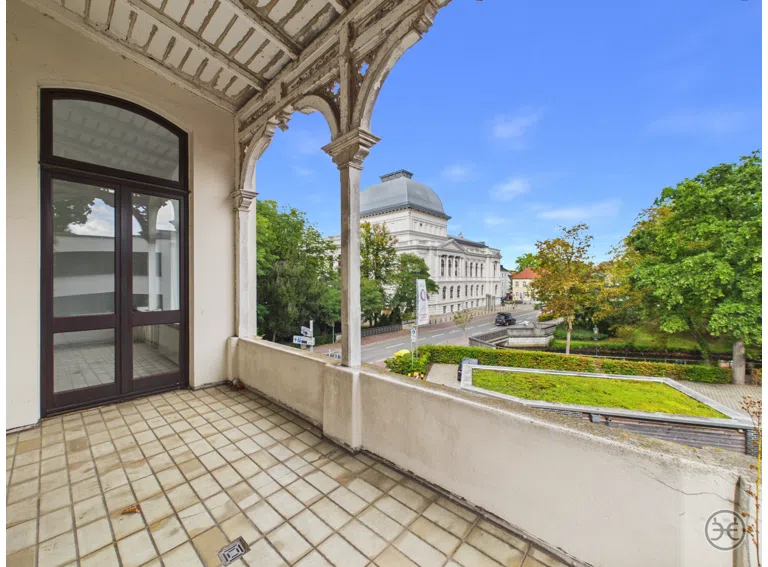 Balkon mit Blick Staatstheater