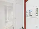 Blick Flur und 2. WC