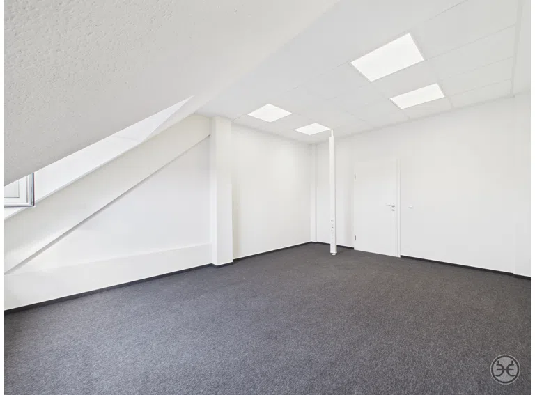 Eden-Ehbrecht-Immobilien_Vermietung_Einzelne-Büroräume_Kreyenbrück_038