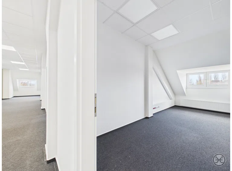 Eden-Ehbrecht-Immobilien_Vermietung_Einzelne-Büroräume_Kreyenbrück_006