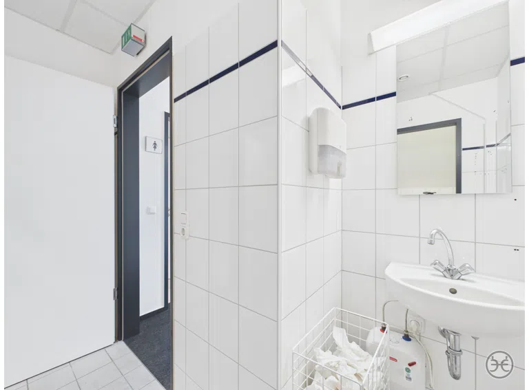 Eden-Ehbrecht-Immobilien_Vermietung_Einzelne-Büroräume_Kreyenbrück_036