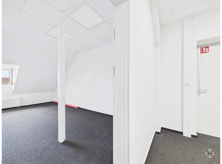 Eden-Ehbrecht-Immobilien_Vermietung_Einzelne-Büroräume_Kreyenbrück_008