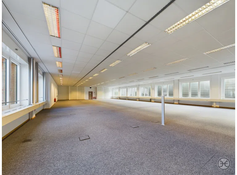 Eden-Ehbrecht-Immobilien_Büroflächen_Telekom-Gebäude_023