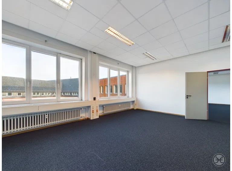 Eden-Ehbrecht-Immobilien_Büroflächen_Telekom-Gebäude_003
