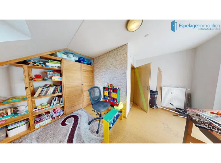 Zimmer 2 OG