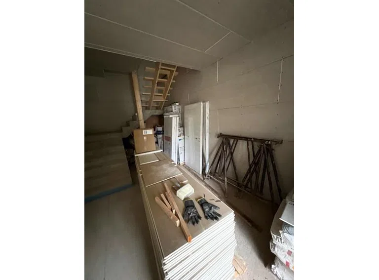 21 Treppenhaus zu WE 2 + 3